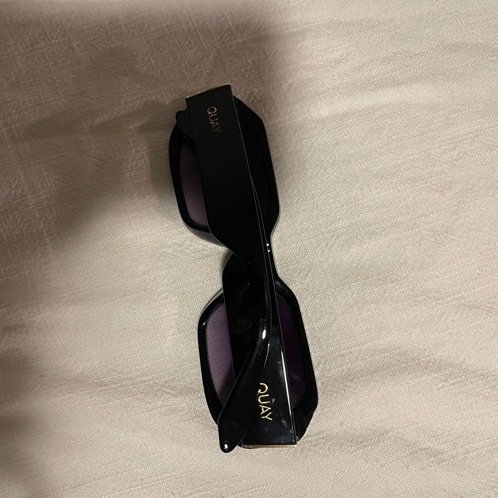 Quay Hyped Up Sunglasses - Picture 4 of 6